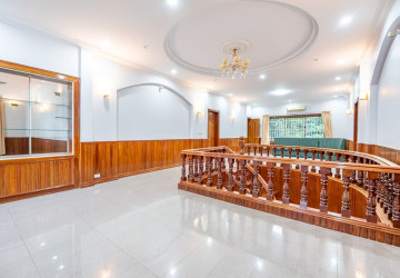 5 Bedroom Commercial Villa For Rent - Tonle Bassac, Phnom Penh thumbnail