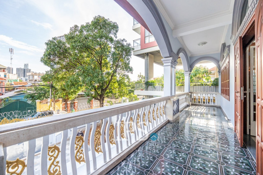 5 Bedroom Commercial Villa For Rent - Tonle Bassac, Phnom Penh