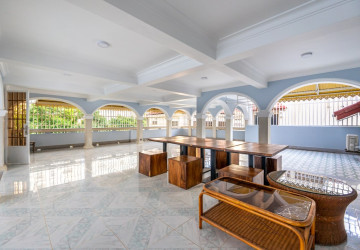 5 Bedroom Commercial Villa For Rent - Tonle Bassac, Phnom Penh thumbnail
