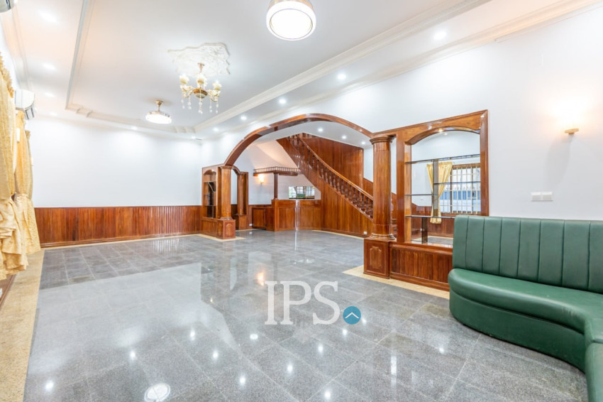 5 Bedroom Commercial Villa For Rent - Tonle Bassac, Phnom Penh