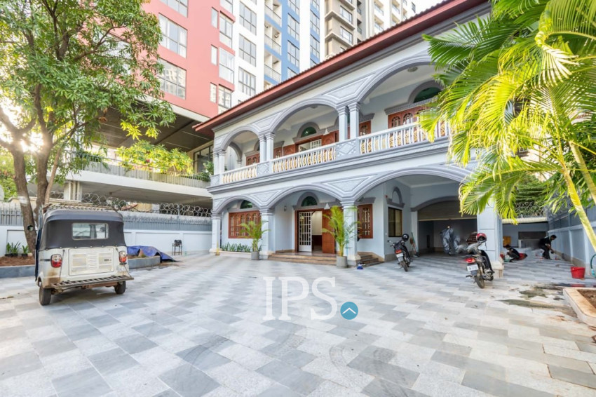 5 Bedroom Commercial Villa For Rent - Tonle Bassac, Phnom Penh