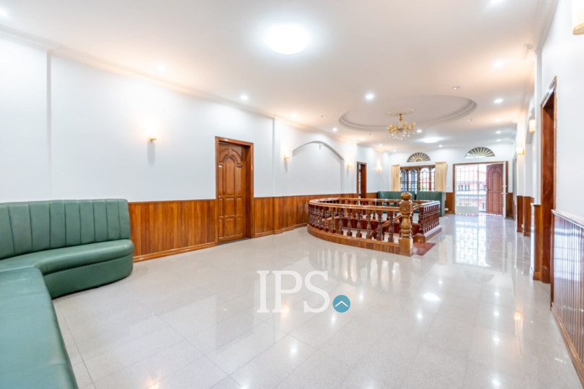 5 Bedroom Commercial Villa For Rent - Tonle Bassac, Phnom Penh