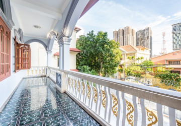 5 Bedroom Commercial Villa For Rent - Tonle Bassac, Phnom Penh thumbnail