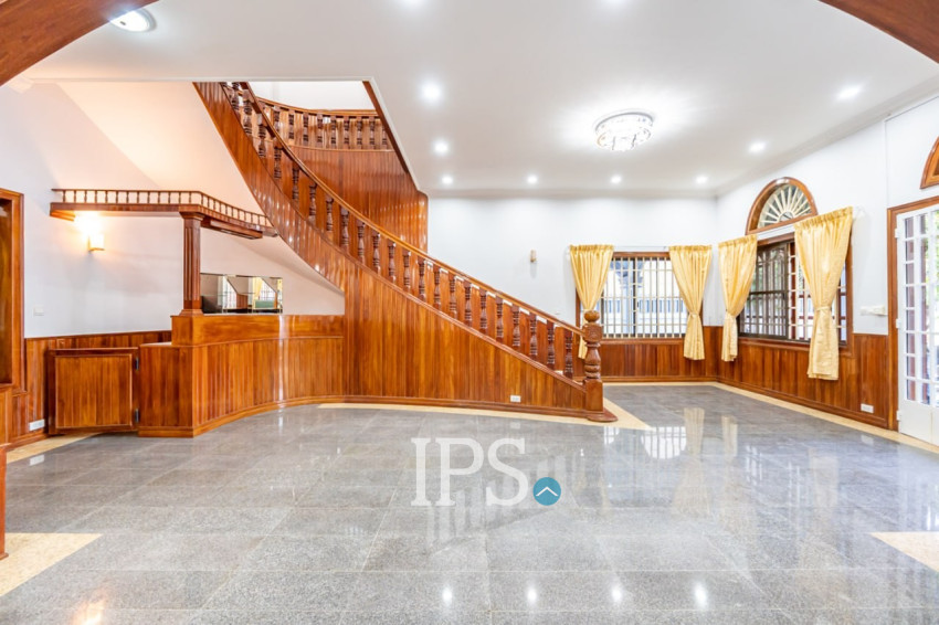 5 Bedroom Commercial Villa For Rent - Tonle Bassac, Phnom Penh