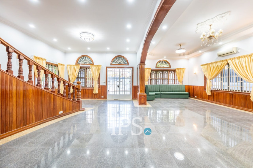 5 Bedroom Commercial Villa For Rent - Tonle Bassac, Phnom Penh
