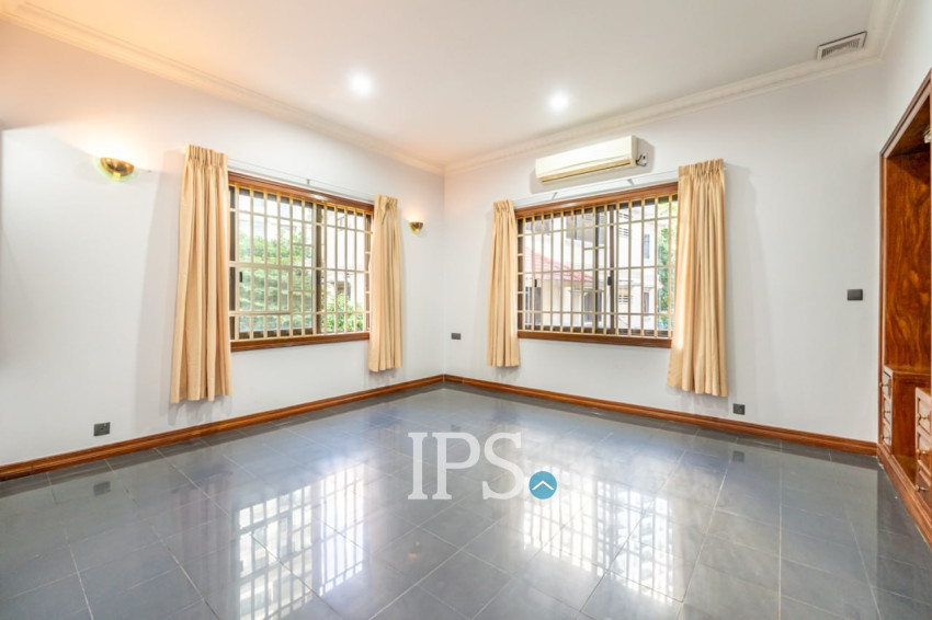 5 Bedroom Commercial Villa For Rent - Tonle Bassac, Phnom Penh