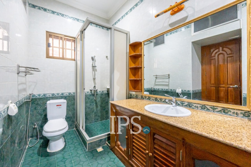 5 Bedroom Commercial Villa For Rent - Tonle Bassac, Phnom Penh