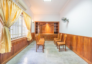 5 Bedroom Commercial Villa For Rent - Tonle Bassac, Phnom Penh thumbnail