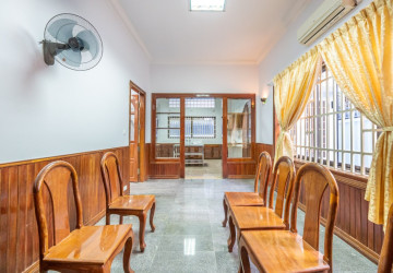5 Bedroom Commercial Villa For Rent - Tonle Bassac, Phnom Penh thumbnail