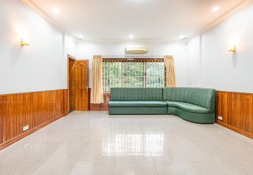 5 Bedroom Commercial Villa For Rent - Tonle Bassac, Phnom Penh thumbnail