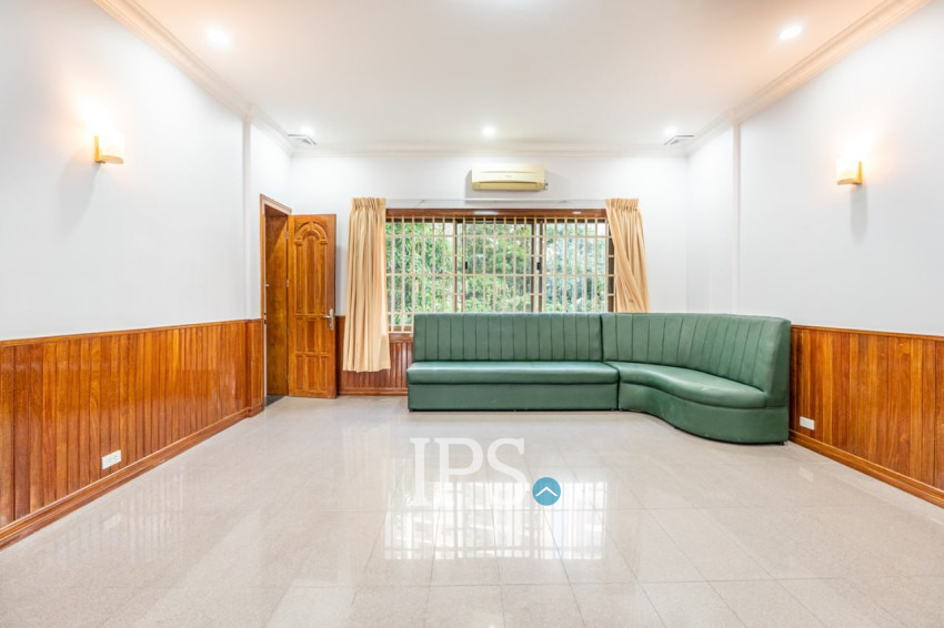 5 Bedroom Commercial Villa For Rent - Tonle Bassac, Phnom Penh