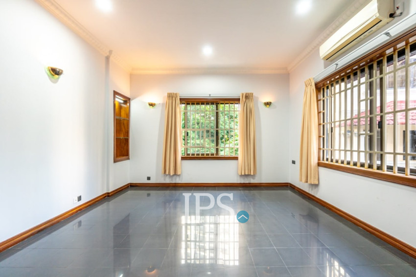 5 Bedroom Commercial Villa For Rent - Tonle Bassac, Phnom Penh