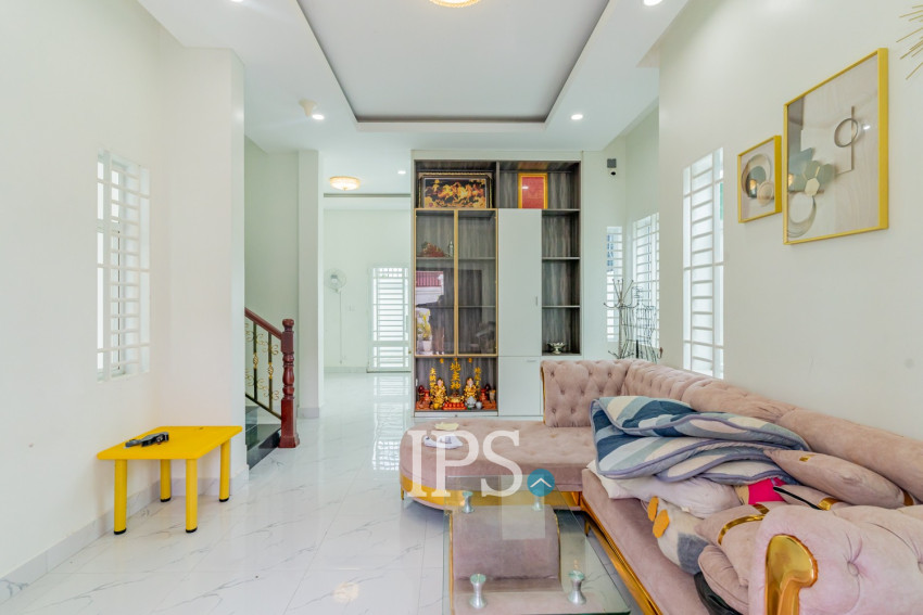3 Bedroom Villa For Sale - Prek Eng, Phnom Penh