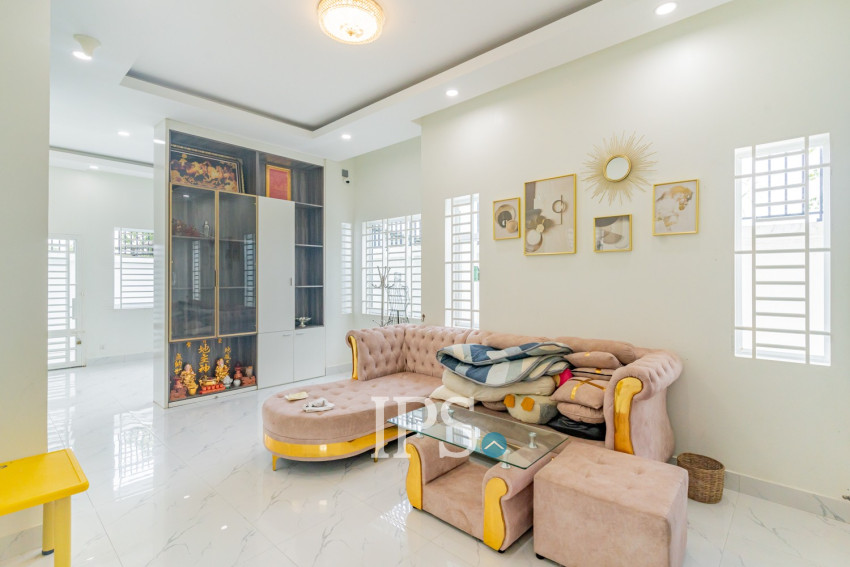 3 Bedroom Villa For Sale - Prek Eng, Phnom Penh
