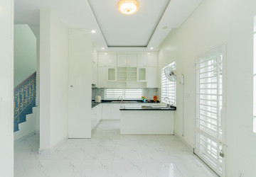 3 Bedroom Villa For Sale - Prek Eng, Phnom Penh thumbnail