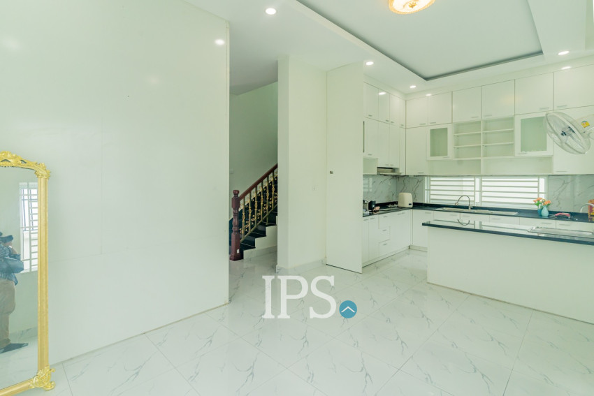 3 Bedroom Villa For Sale - Prek Eng, Phnom Penh