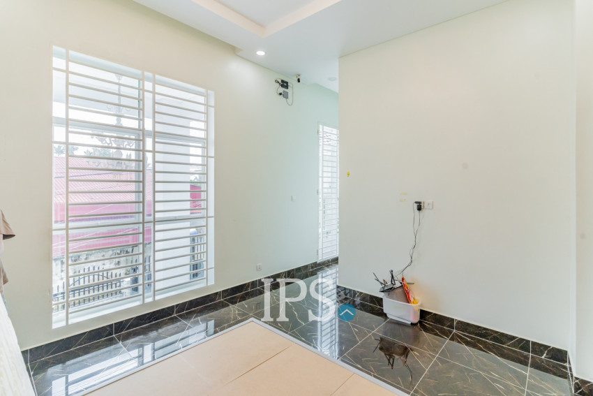 3 Bedroom Villa For Sale - Prek Eng, Phnom Penh