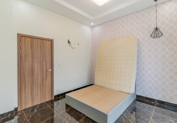 3 Bedroom Villa For Sale - Prek Eng, Phnom Penh thumbnail