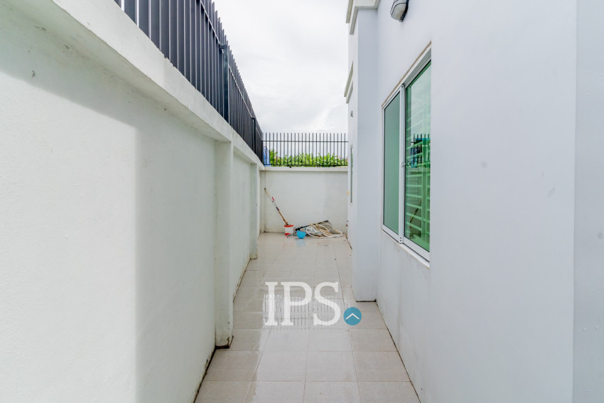 3 Bedroom Villa For Sale - Prek Eng, Phnom Penh