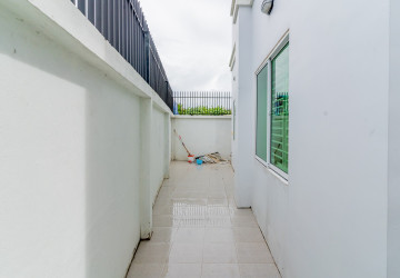 3 Bedroom Villa For Sale - Prek Eng, Phnom Penh thumbnail