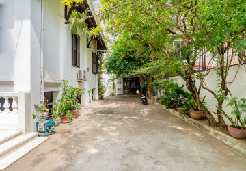 3 Bedroom Villa For Sale - Chakto Mukh, Phnom Penh thumbnail