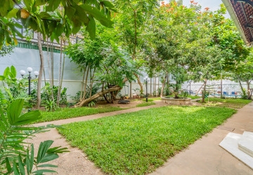3 Bedroom Villa For Sale - Chakto Mukh, Phnom Penh thumbnail