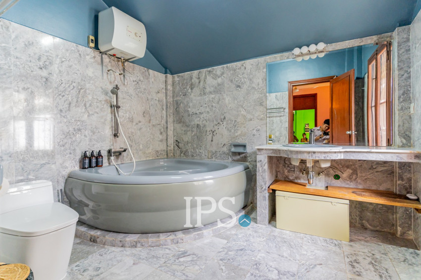 3 Bedroom Villa For Sale - Chakto Mukh, Phnom Penh