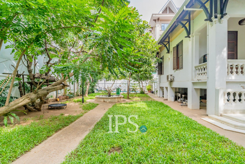 3 Bedroom Villa For Sale - Chakto Mukh, Phnom Penh