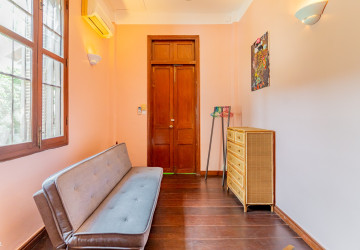 3 Bedroom Villa For Sale - Chakto Mukh, Phnom Penh thumbnail