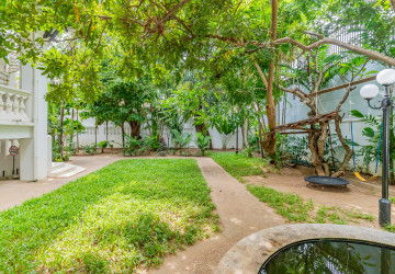 3 Bedroom Villa For Sale - Chakto Mukh, Phnom Penh thumbnail