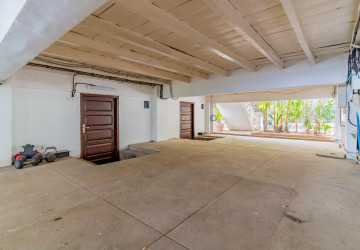 3 Bedroom Villa For Sale - Chakto Mukh, Phnom Penh thumbnail