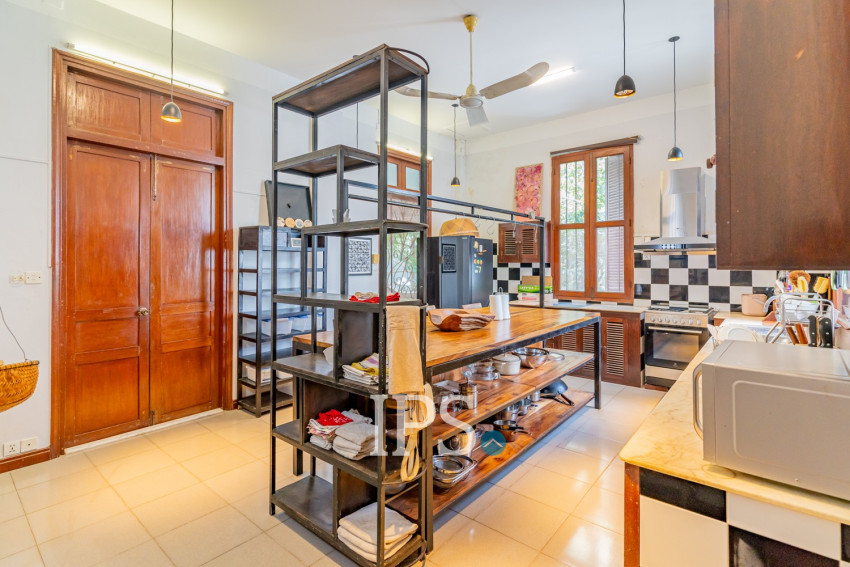 3 Bedroom Villa For Sale - Chakto Mukh, Phnom Penh