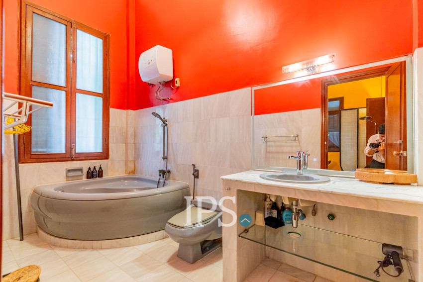 3 Bedroom Villa For Sale - Chakto Mukh, Phnom Penh