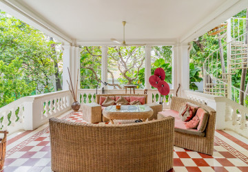 3 Bedroom Villa For Sale - Chakto Mukh, Phnom Penh thumbnail