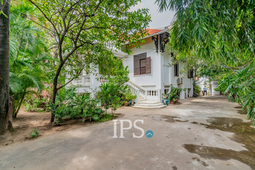 3 Bedroom Villa For Sale - Chakto Mukh, Phnom Penh