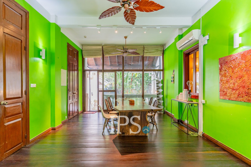 3 Bedroom Villa For Sale - Chakto Mukh, Phnom Penh
