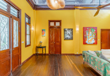 3 Bedroom Villa For Sale - Chakto Mukh, Phnom Penh thumbnail