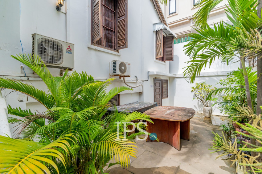 3 Bedroom Villa For Sale - Chakto Mukh, Phnom Penh