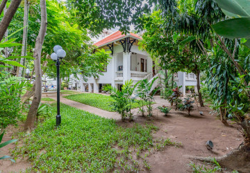 3 Bedroom Villa For Sale - Chakto Mukh, Phnom Penh thumbnail