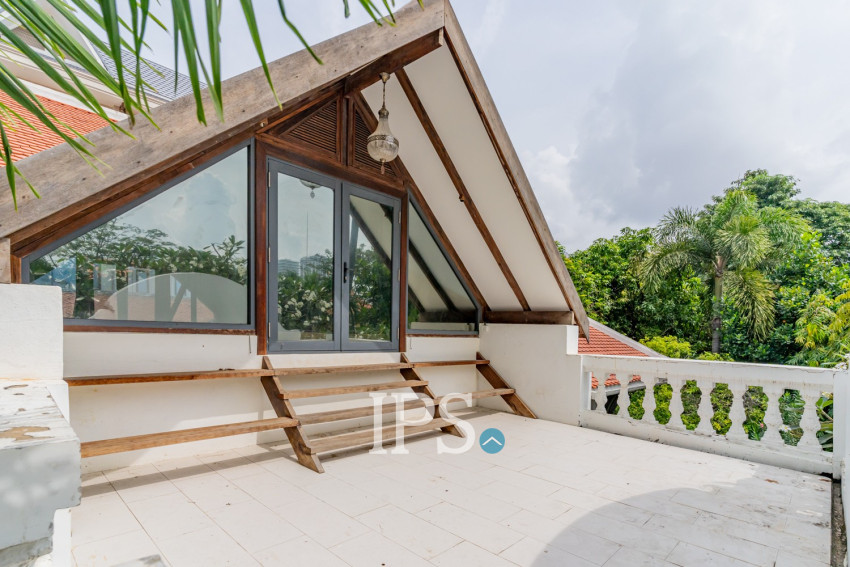 3 Bedroom Villa For Sale - Chakto Mukh, Phnom Penh