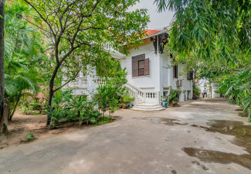 3 Bedroom Villa For Sale - Chakto Mukh, Phnom Penh thumbnail