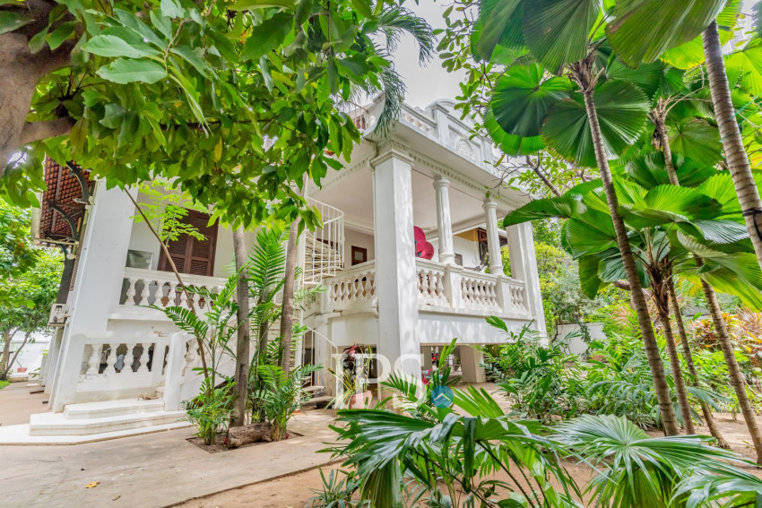 3 Bedroom Villa For Sale - Chakto Mukh, Phnom Penh
