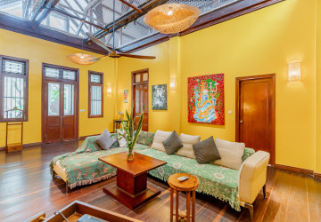 3 Bedroom Villa For Sale - Chakto Mukh, Phnom Penh thumbnail