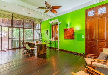 3 Bedroom Villa For Sale - Chakto Mukh, Phnom Penh thumbnail