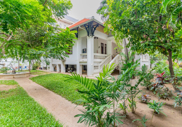 3 Bedroom Villa For Sale - Chakto Mukh, Phnom Penh thumbnail