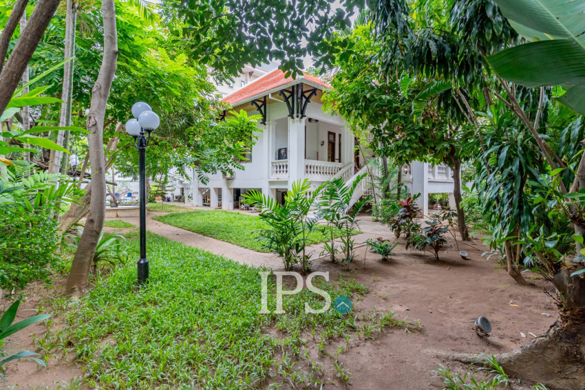 3 Bedroom Villa For Sale - Chakto Mukh, Phnom Penh