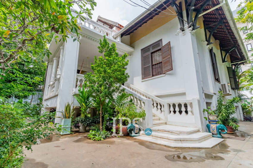 3 Bedroom Villa For Sale - Chakto Mukh, Phnom Penh