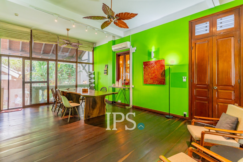 3 Bedroom Villa For Sale - Chakto Mukh, Phnom Penh