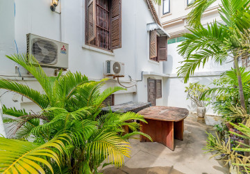 3 Bedroom Villa For Sale - Chakto Mukh, Phnom Penh thumbnail