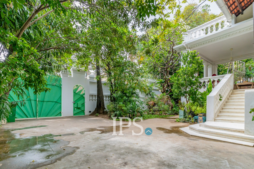 3 Bedroom Villa For Sale - Chakto Mukh, Phnom Penh